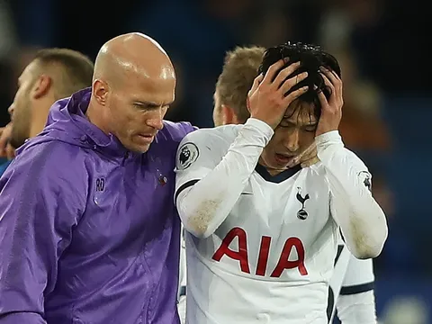XONG! Mourinho xác nhận: "Cậu ấy có thể nghỉ đến hết mùa"