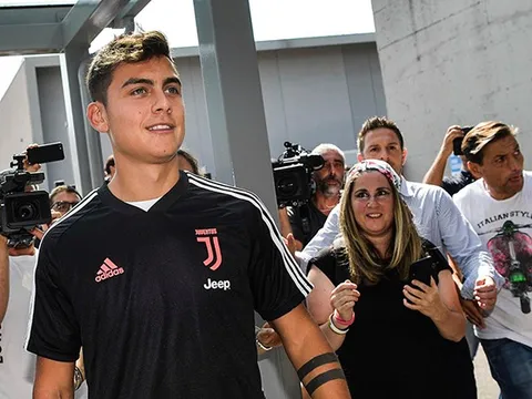 XONG! Sao Juventus xuất hiện, đập tan tin đồn chuyển đến Man Utd
