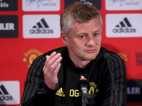 XONG! Solskjaer báo tin dữ, Man Utd thiệt quân trong nửa mùa giải