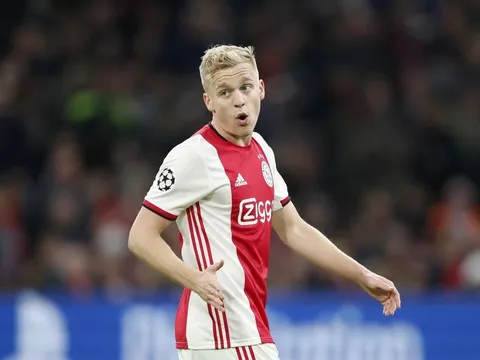 XONG! Van de Beek lên tiếng về tương lai