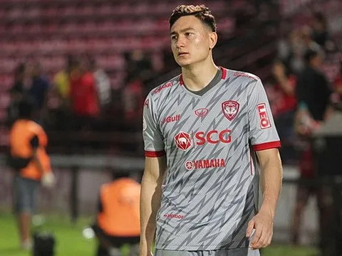 XONG! Văn Lâm nhận cú sốc lớn tại Muangthong United