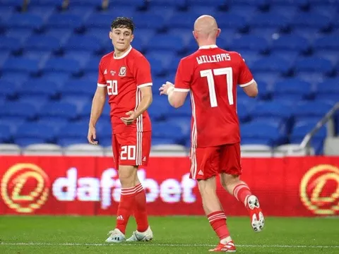 'Hiện tượng' Man Utd lại nổ súng, Giggs nói thẳng 1 câu xanh rờn