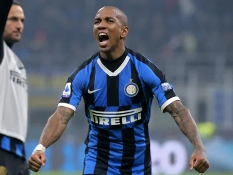 “Ashley Young sẽ ở lại Inter Milan thêm 1 năm nữa, còn Moses thì…”