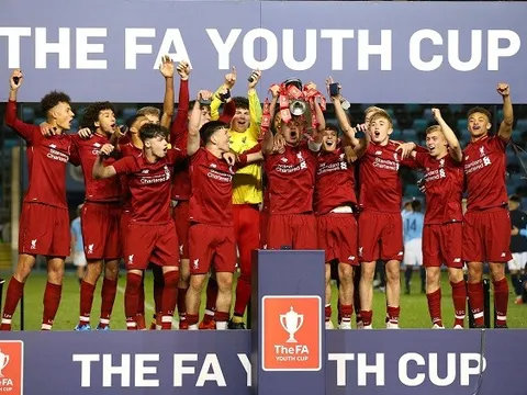 Lần đầu trong lịch sử, Liverpool chính thức cho đội trẻ ‘’thử lửa’’