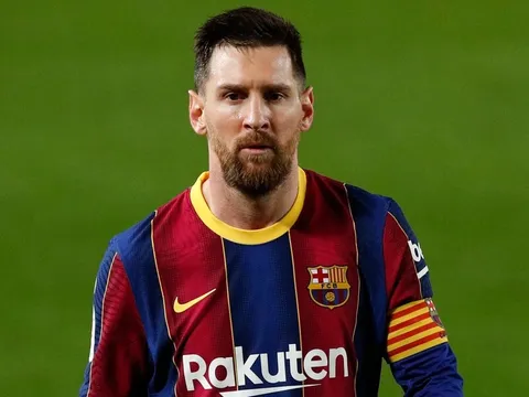 Đối phương 'say máu' khi đuổi theo Messi