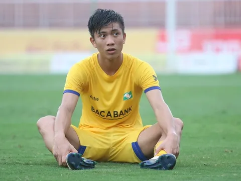 Phan Văn Đức lùi lịch phẫu thuật, báo hung tin cho ĐT Việt Nam