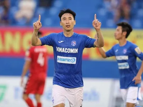 Nhà báo Hà Lan: "Chiến thắng của Sint-Truiden vô tình khiến Công Phượng gặp bất lợi"