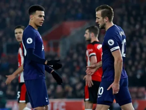 Zidane nổi trận lôi đình, yêu cầu Perez từ bỏ "sát thủ vạn người mê"