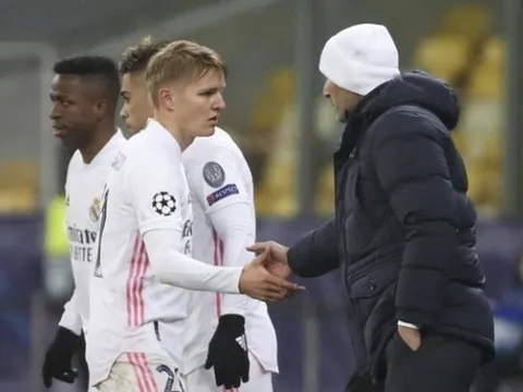 Zidane ra quyết định cuối cùng cho Odegaard