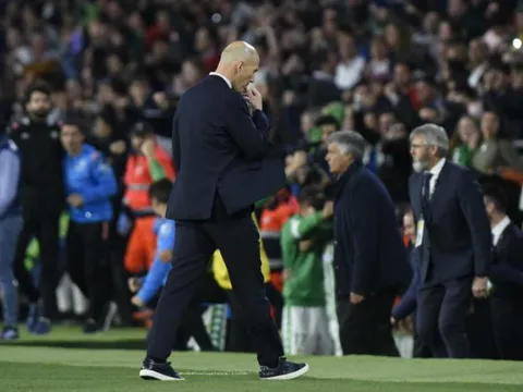 Zidane và "tứ khó" cần lời giải tại Real lúc này