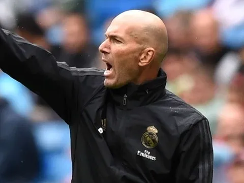 NÓNG! Nghe tin sắp bị "cưa ghế", Zidane đăng đàn đáp trả cực gắt