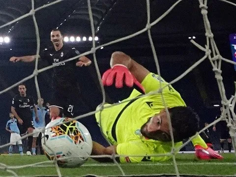 Zlatan ghi bàn, Milan hỗ trợ Juventus trên đường đua vô địch