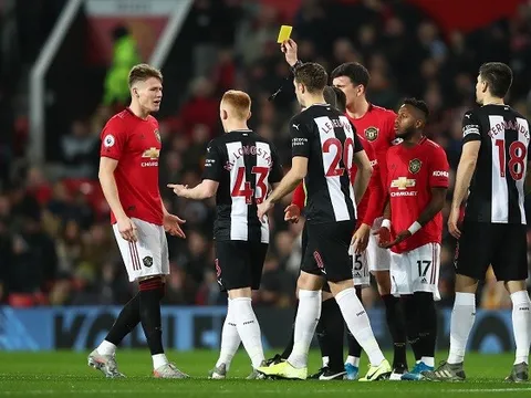 Jamie Redknapp đưa ra kiến nghị để bảo đảm an toàn cho các cầu thủ