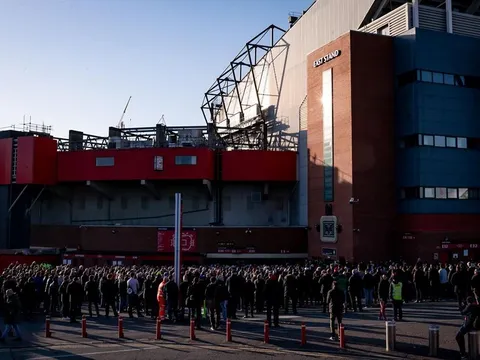 Ngày trọng đại, chủ tịch Bayern cất công sang Manchester