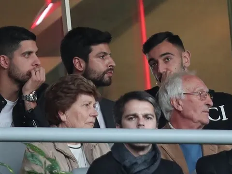 Vừa đá 1 trận, Bruno Fernandes đã trở về Bồ Đào Nha