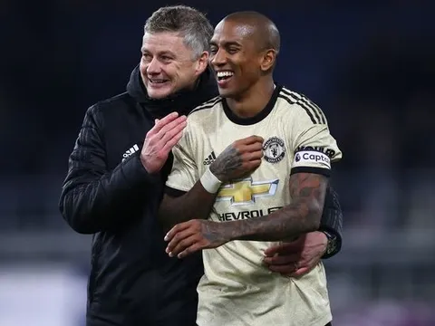 Rộ tin đồn Ashley Young đến Inter, Solskjaer lên tiếng