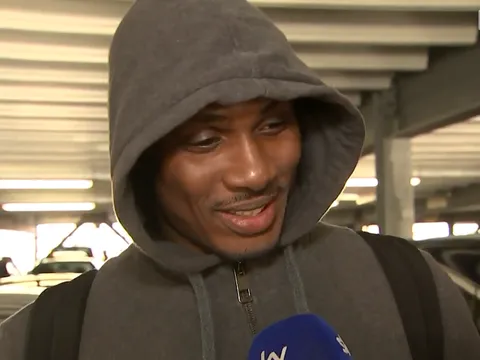Vừa bay đến Manchester, Ighalo đã khiến Quỷ đỏ phấn khích