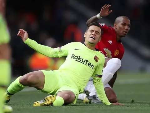 Khán giả Old Trafford chào đón Coutinho ra sao giữa tin đồn chuyển nhượng?
