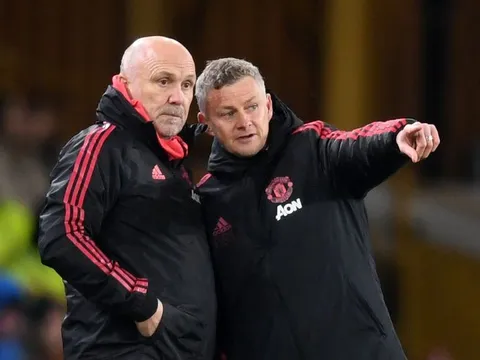 Gary Neville đã đúng! Man Utd đổi chính sách chuyển nhượng, nhưng vấn đề vẫn ở đó