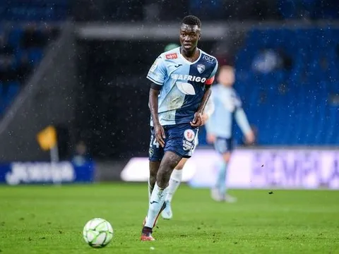 Chưa "sờ" được Pogba đệ nhị, Arsenal đã bị ông lớn âm mưu "gạt giò"