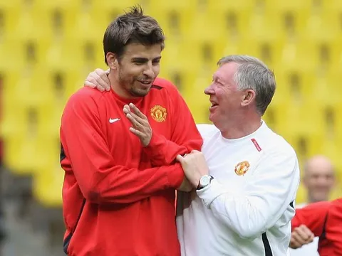 "Đó là lý do Pique rời Man United"