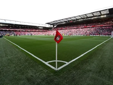 Lần đầu tiên điều này diễn ra tại Anfield - CĐV Liverpool nói gì?
