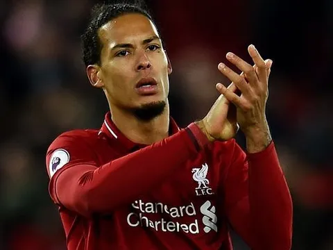 "Cậu ấy giống Rio Ferdinand và Sergio Ramos"