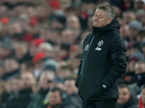 Shearer: "Vì một cái tên, Man Utd phải trả giá cho cả mùa bóng"