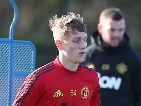 Trước thềm derby Manchester, Solskjaer giới thiệu ngôi sao số 54