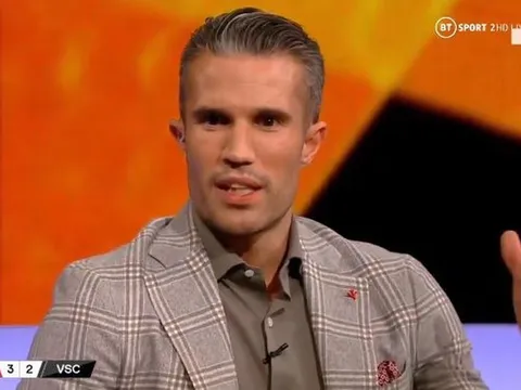Van Persie: "Bằng cách đó, Arsenal dễ dàng khiến Man Utd gặp nhiều khó khăn"