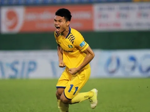 Bình phục chấn thương, trò cưng thầy Park cũng khó đá chính ở SLNA?