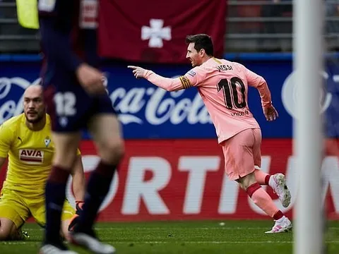 Chốt hạ La Liga bằng cú đúp, Messi đưa ra thách thức với Mbappe