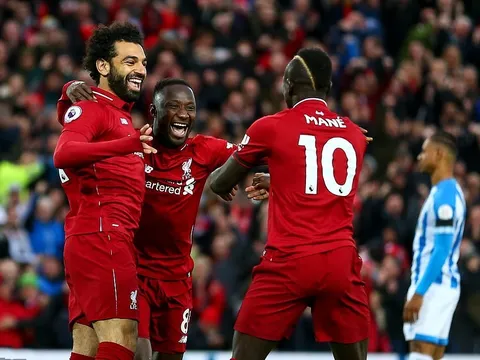 Nhẹ nhàng vùi dập Huddersfield bằng 'bàn tay nhỏ', Liverpool gửi lời thách thức đến Barcelona