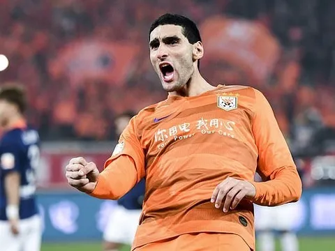 Fellaini ghi bàn ngay trận ra mắt Sơn Đông Lỗ Năng