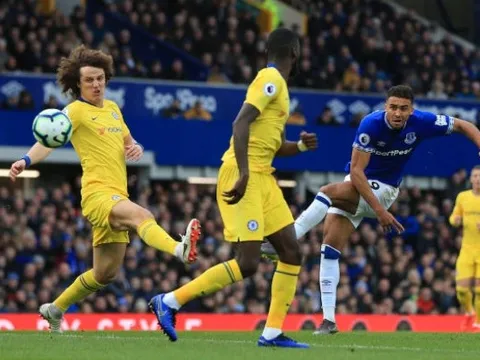 "Nhìn cầu thủ Chelsea đó kìa, làm những gì cậu được trả tiền đi chứ!"