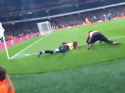 Thấy gì đằng sau thắng lợi của Liverpool