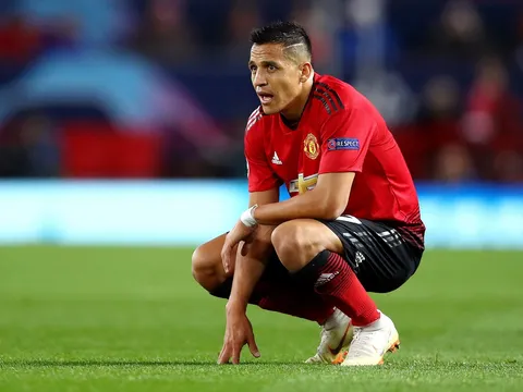 Sanchez gặp vấn đề về lối chơi, sang chấn tâm lý hay bị cô lập ở M.U?