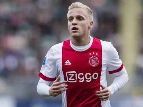 Được Man Utd hỏi mua, tiền vệ trung tâm Ajax đáp lời