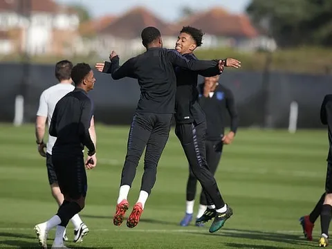 Dàn Tam sư trẻ giờ nhìn đâu cũng ra ngôi sao