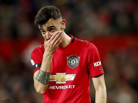 10 điểm nhấn sau vòng 25 Premier League: Bruno Fernandes là chưa đủ với M.U