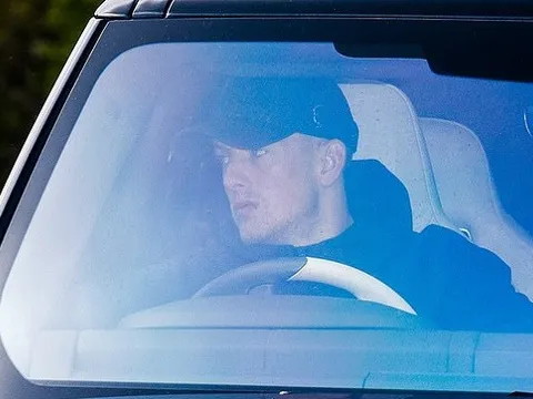 Jordan Pickford lần đầu xuất hiện sau sự cố đánh nhau vì bạn gái