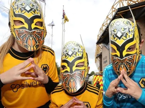 Lễ hội hóa trang ở Molineux sau mùa giải không tưởng