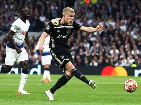 "De Beek chỉ như Klaassen, không đủ trình chơi cho Barca, Man City"