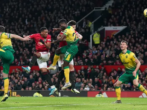 '1 tình huống dàn xếp phạt góc rất thông minh'