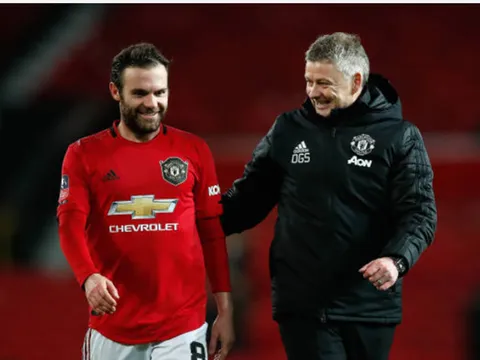 Không cần mua Fernandes; Man United đã "hồi sinh" số 10 trước Wolves