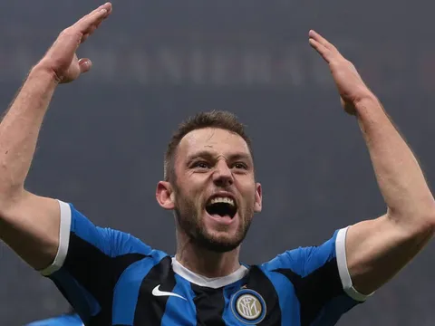 Trung vệ Hà Lan nói gì sau khi ghi bàn quyết định giúp Inter thắng Milan?