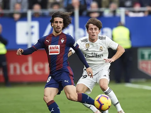 Kích hoạt điều khoản mua lại, Barca tìm ra giải pháp dự phòng cho Alba