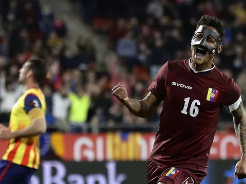 Thay 'bom xịt' Dembele, Barca chiêu mộ 'quái thú đột biến gen' của Ngoại hạng Anh