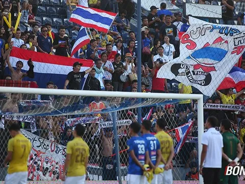 Voi chiến bạc nhược chia tay King's Cup, CĐV Thái Lan vẫn ủng hộ đội nhà