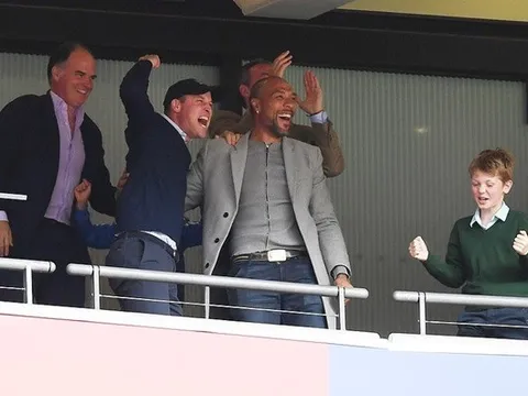 Bạn có biết Aston Villa được "hậu thuẫn" bởi 1 cổ động viên thuộc gia đình Hoàng gia Anh?
